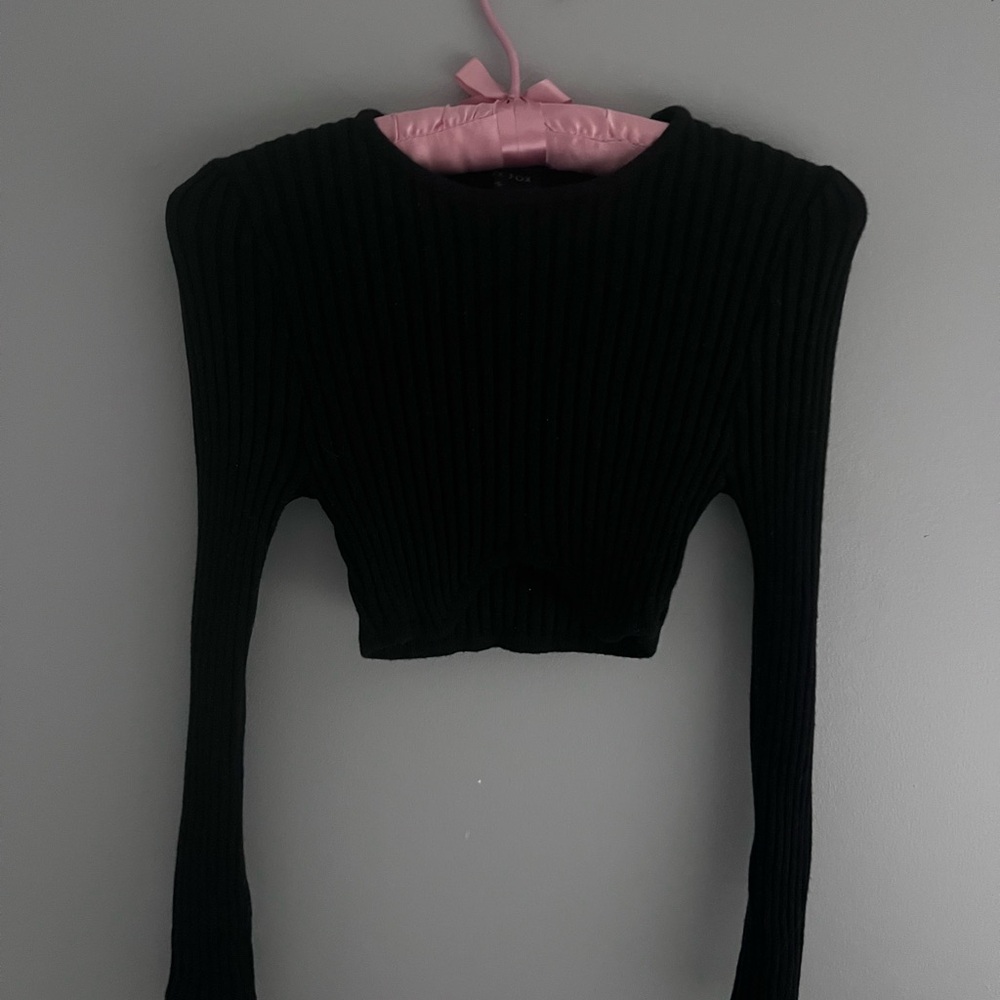 White fox black long sleeve!!